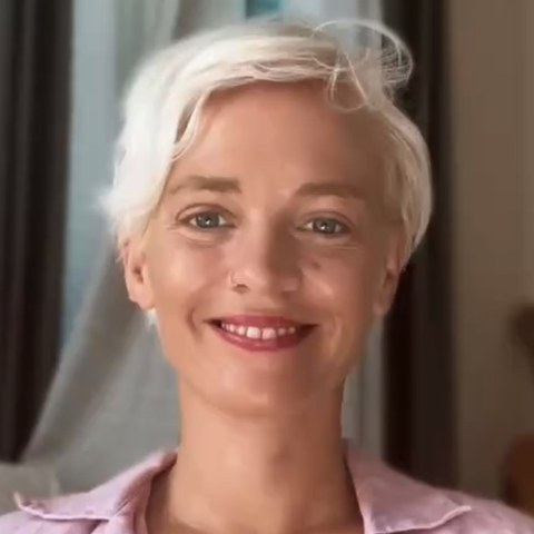 Fanny, professeure de yoga et fondatrice de YOZENGA